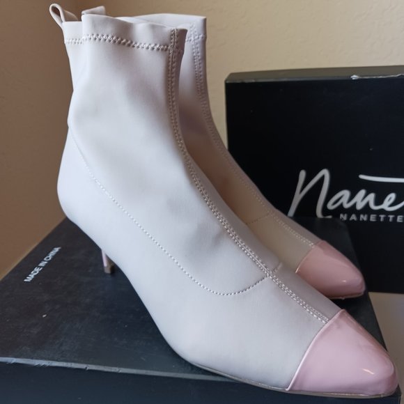 Nanette Lepore Lilac colored short sock fitting booties. Women's size 8. - Picture 3 of 11